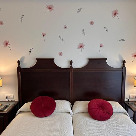 Hotel Y Apartamentos La Lonja Onís Dış mekan fotoğraf