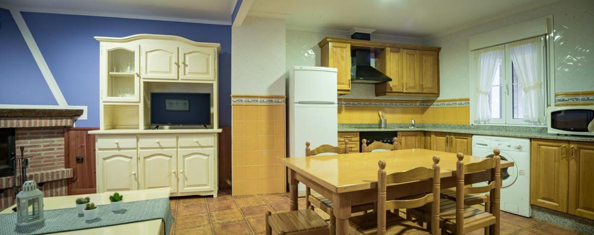 Hotel Y Apartamentos La Lonja Onís Dış mekan fotoğraf