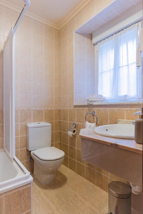 Hotel Y Apartamentos La Lonja Onís Dış mekan fotoğraf